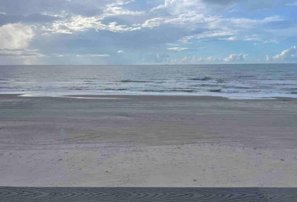 Surfside Beachfront Luxe Bagian luar foto